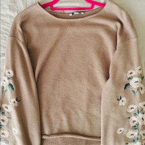 AE flower embroidered shirt